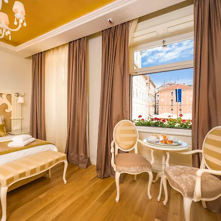 Hotel Piazza Heritage 4*