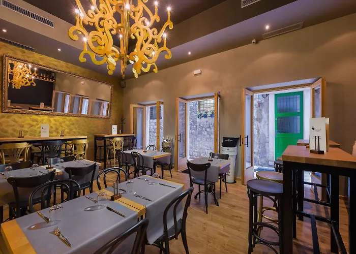 Piazza Heritage Готель 4*