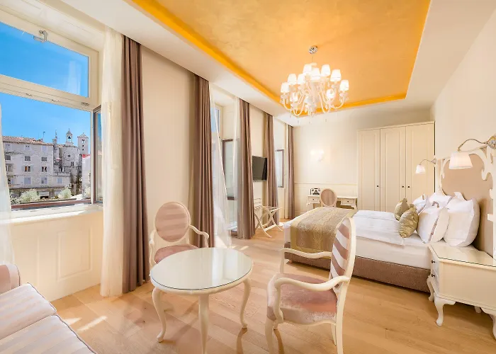 Готель Piazza Heritage 4*