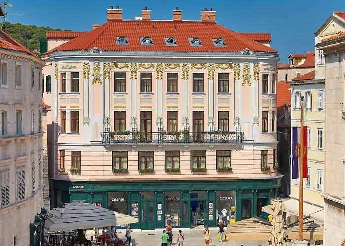 Готель Piazza Heritage