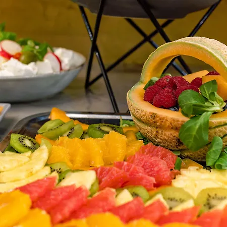 ピアッツァ ラグジュアリー ルームズ ホテル 4*