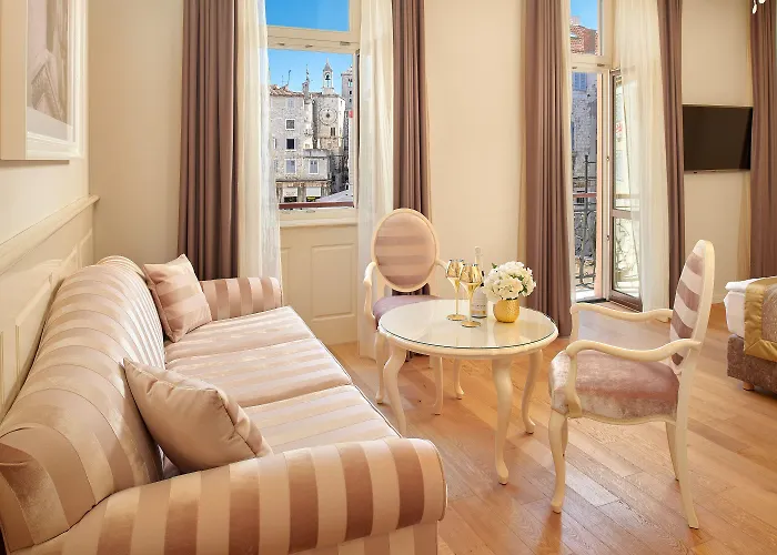 Piazza Heritage Hotel 4*