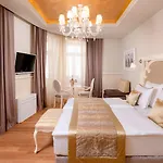 Piazza Heritage فندق 4*