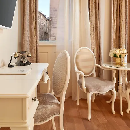 Hotel Piazza Heritage 4*