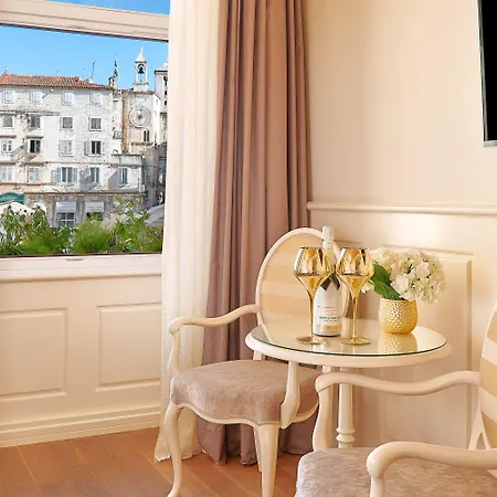 Piazza Heritage Szálloda 4*