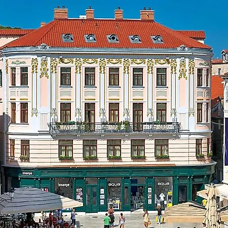 Piazza Heritage 4* Split