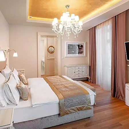 Piazza Heritage Hotel 4*
