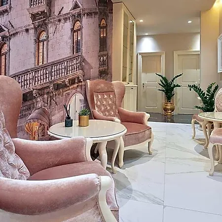 Piazza Heritage Hotel 4*