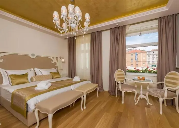 Piazza Heritage 4* Split